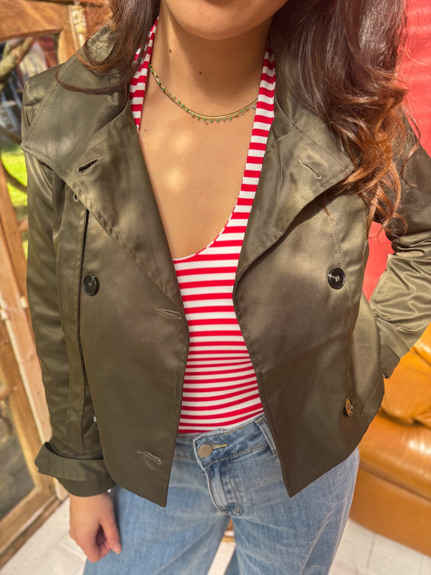 Trench court col montant