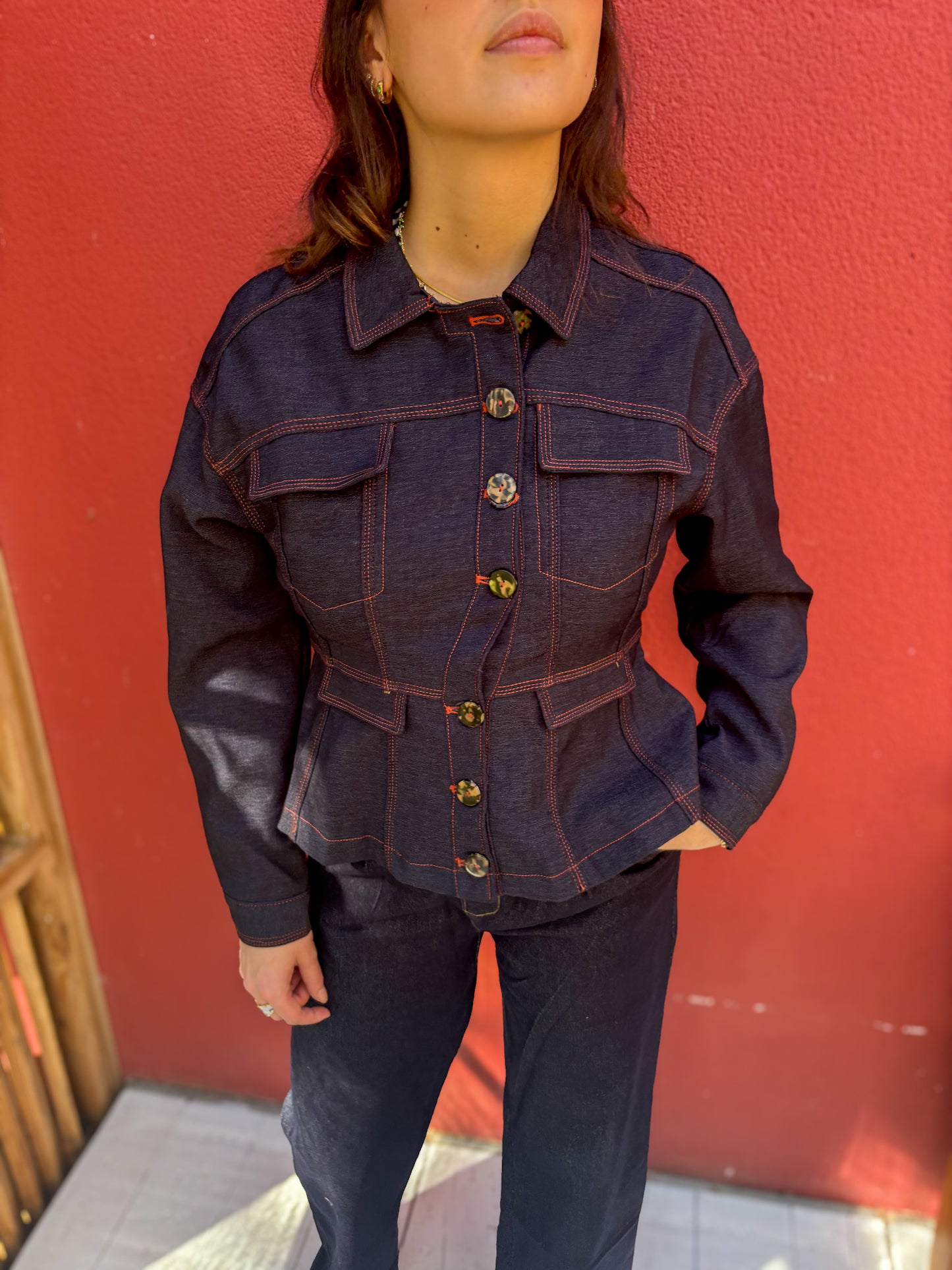Veste en jean cintrée travaillée