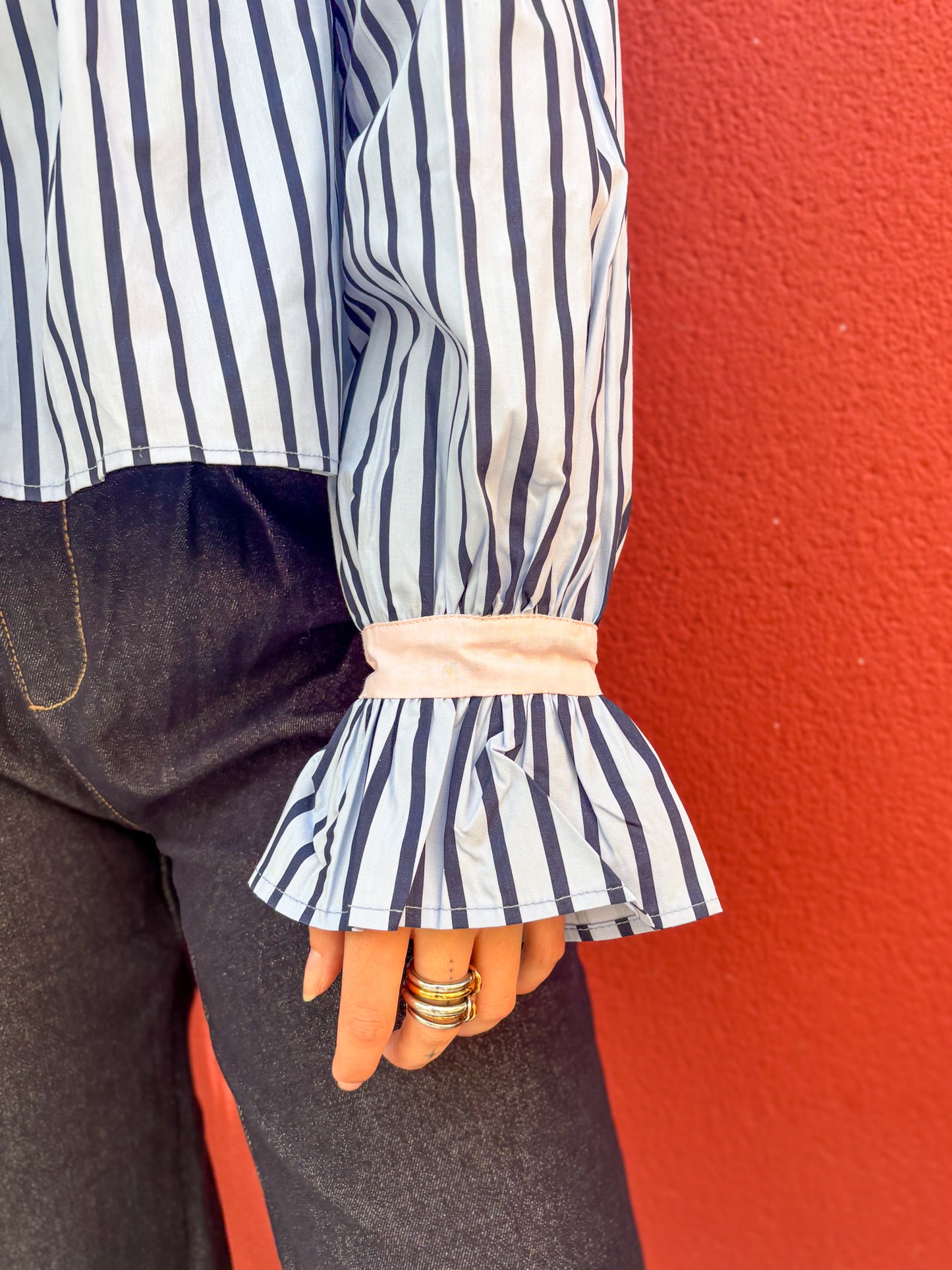 Blouse à rayures col à nouer