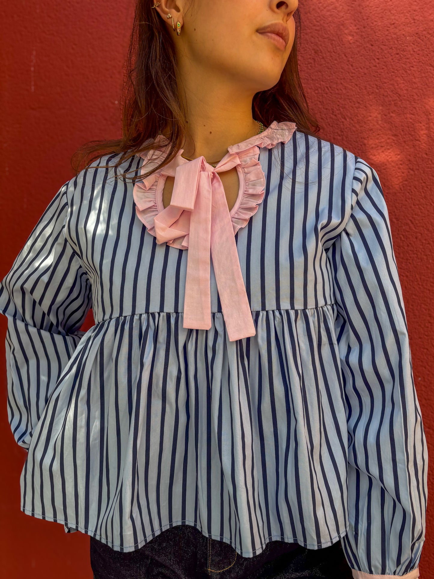 Blouse à rayures col à nouer