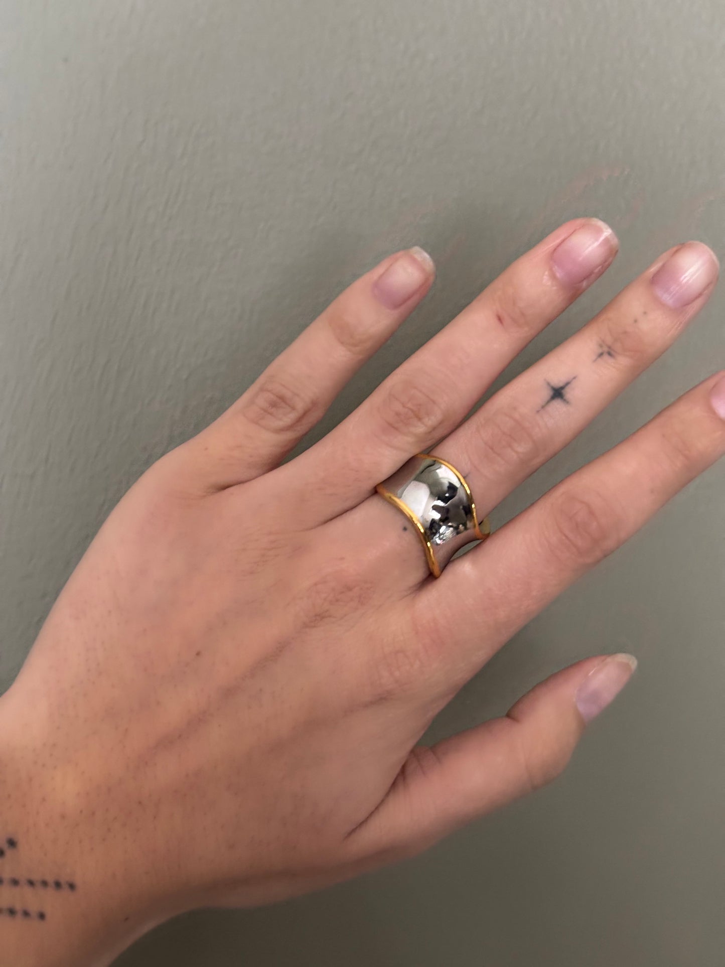 Bague large or/argent