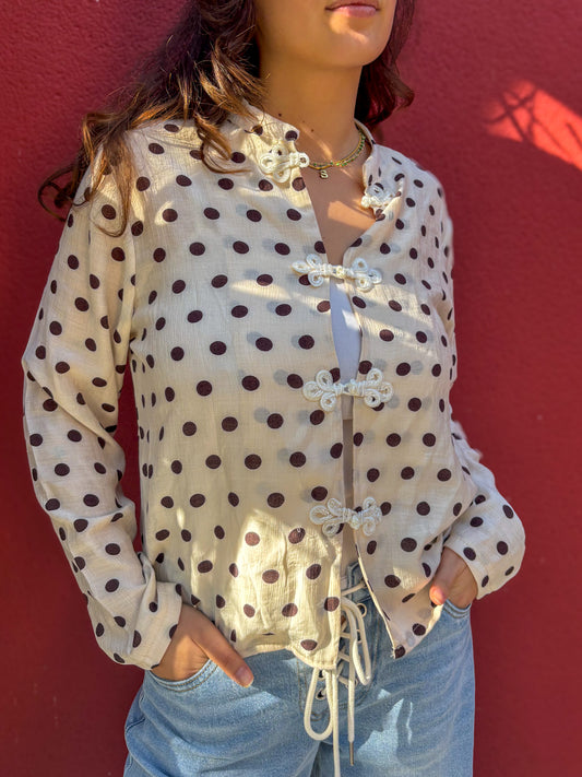Blouse au style mandarin à pois