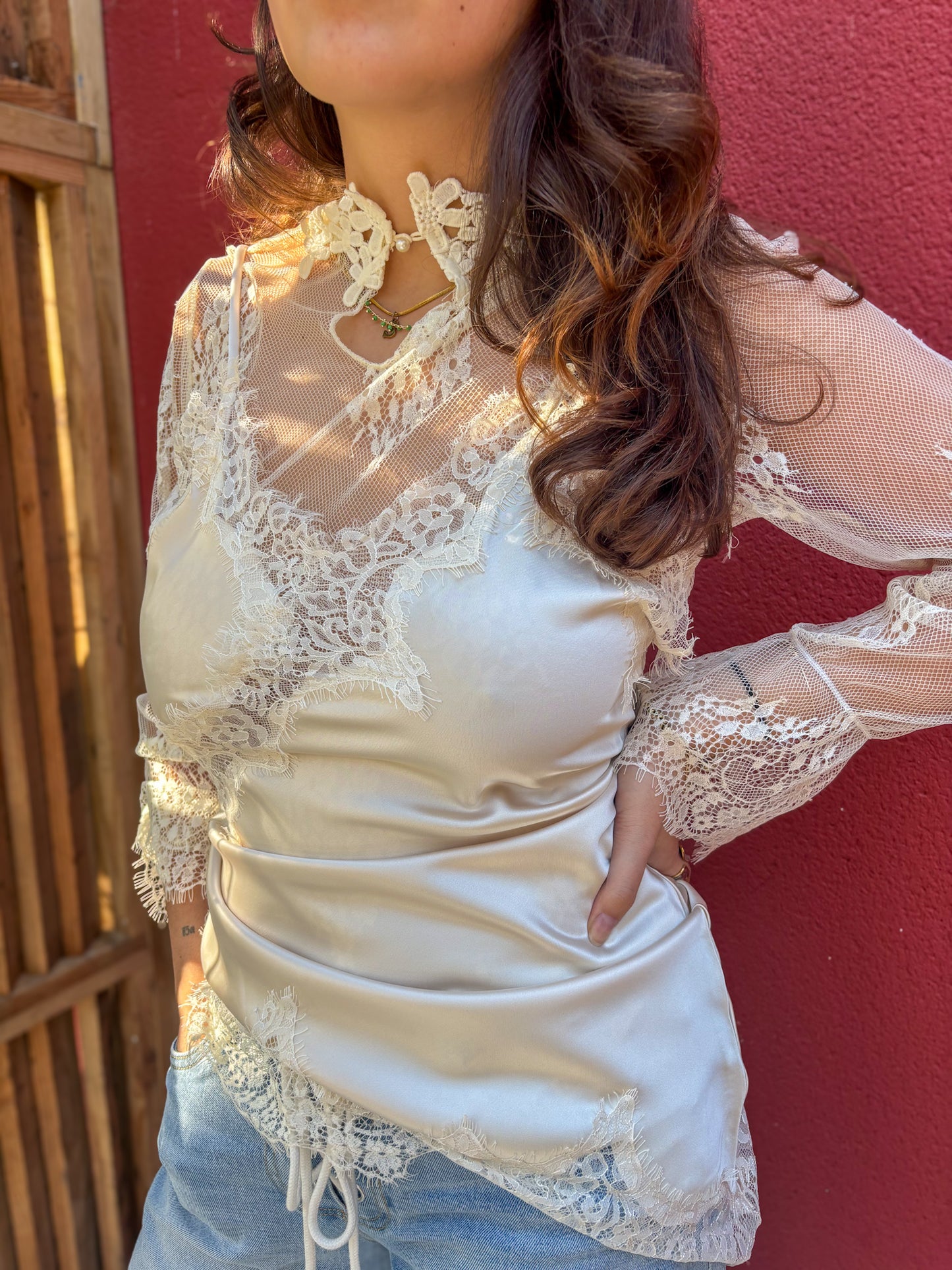 Haut en satin & dentelle