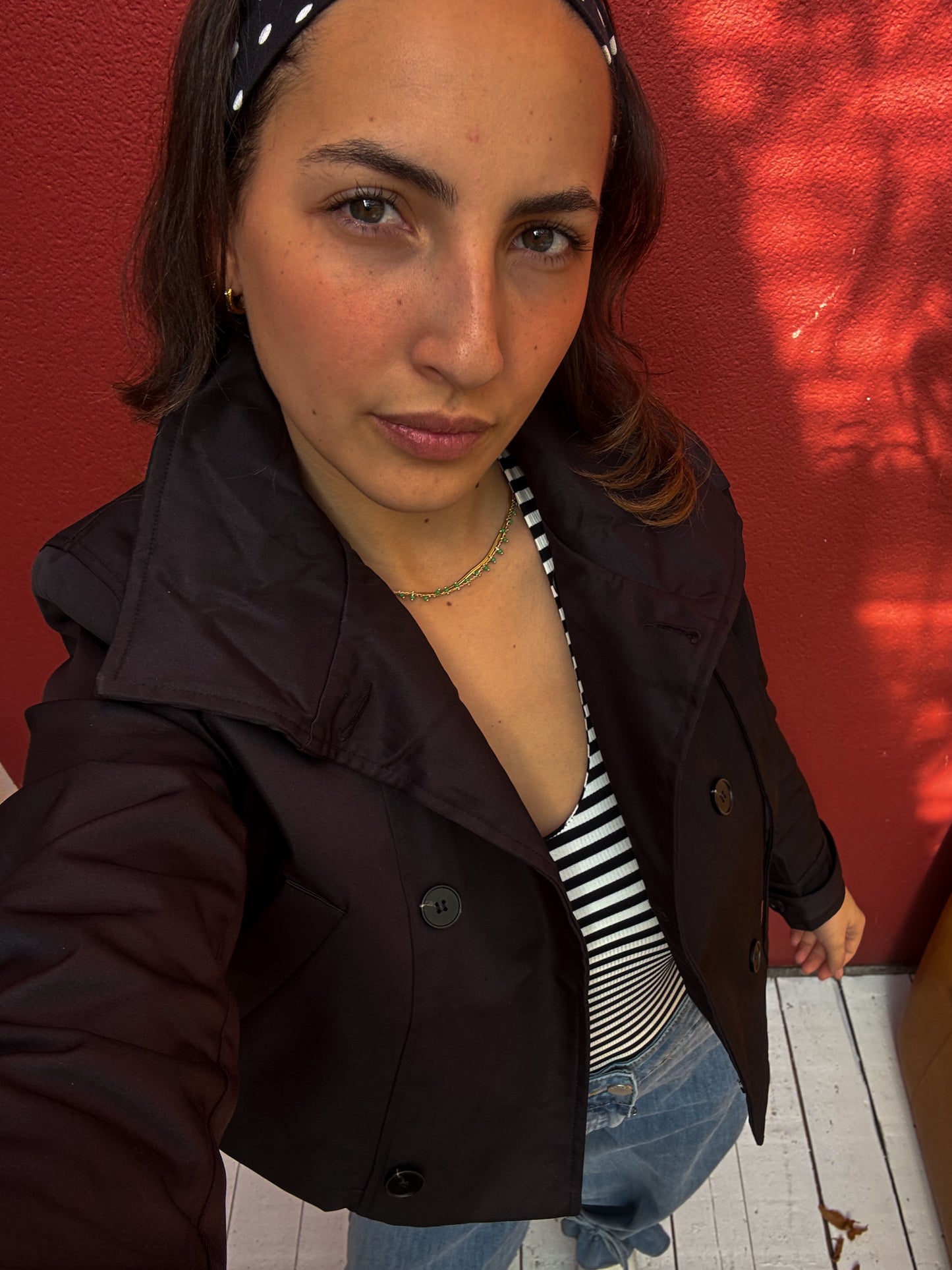 Trench court col montant