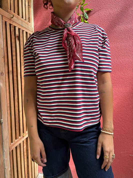 T-shirt à rayures avec foulard