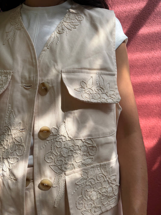 Veste broderie sans manches