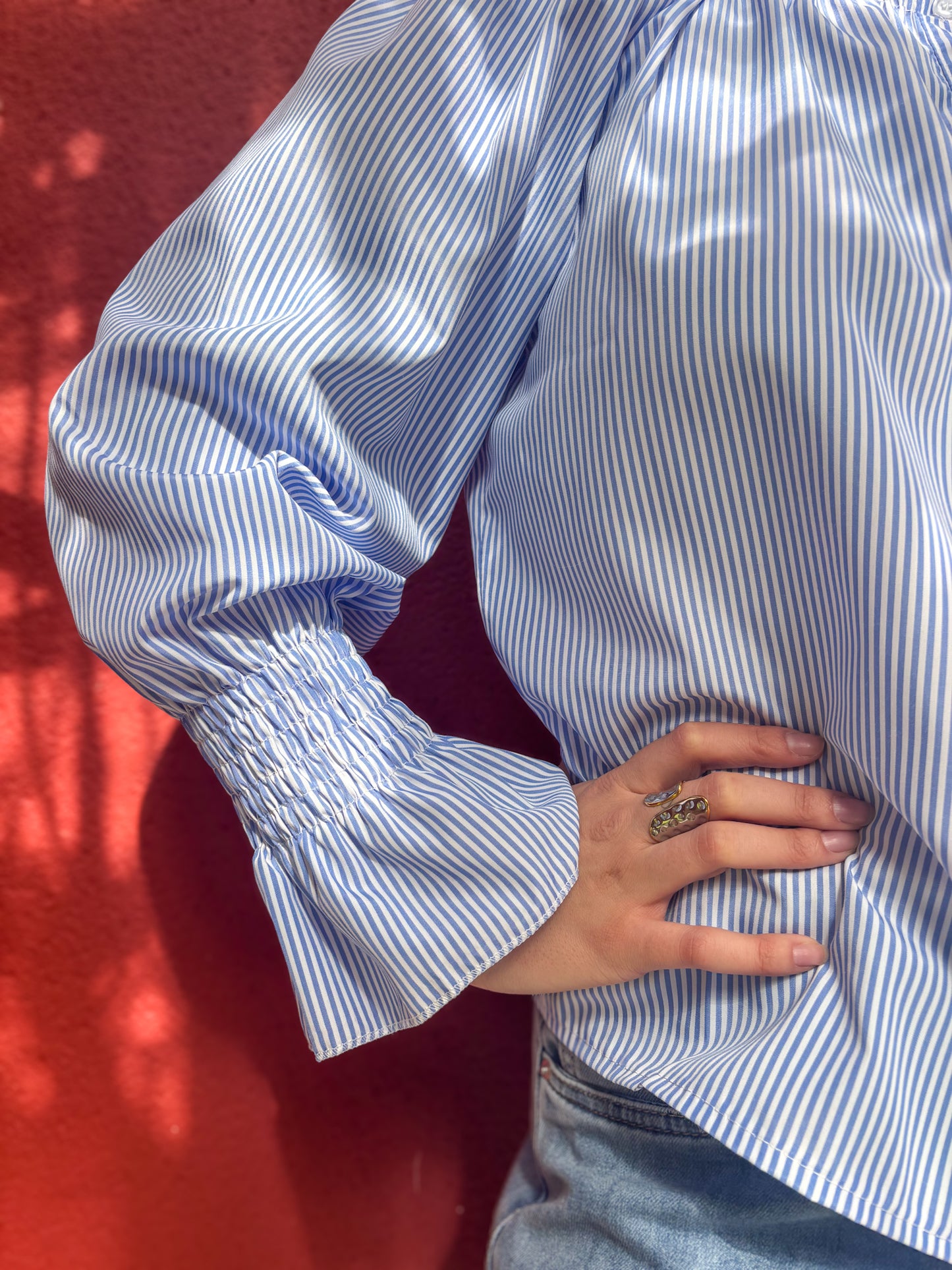 Blouse à rayures col montant smocké