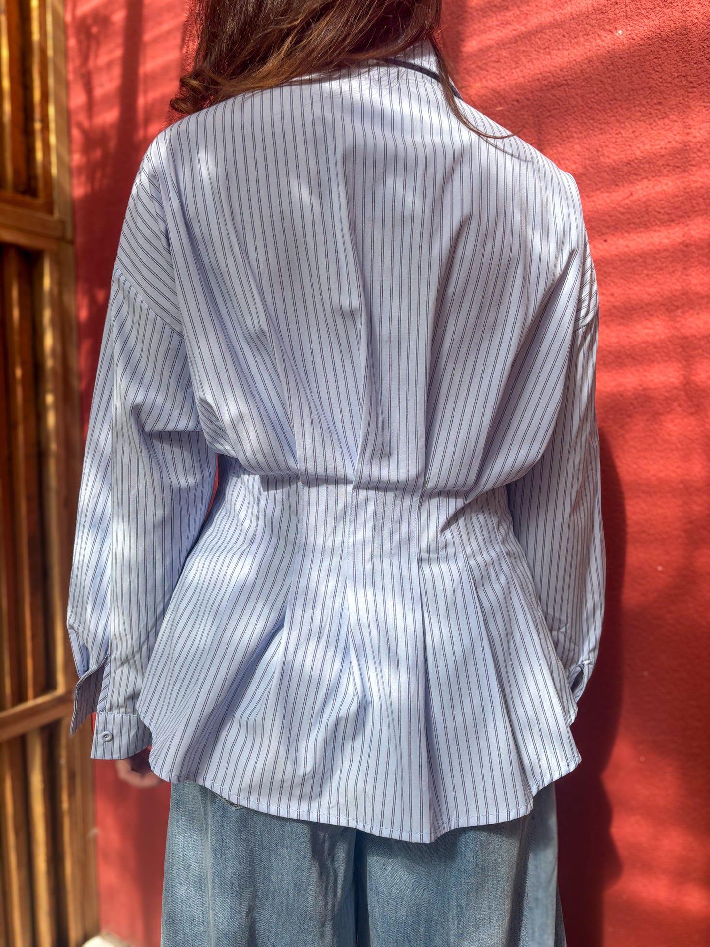 Chemise rayée cintrée taille structurée