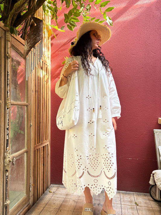 Robe longue en broderie